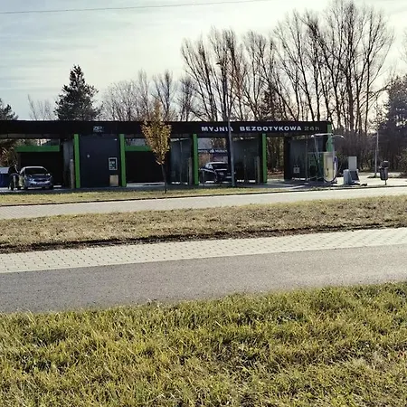 Blask, W Zaciszu Zieleni Z Ogrodkiem